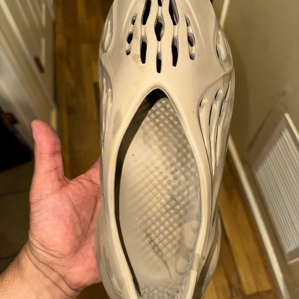 Adidas Yeezy Foam RNNR Stone Sage - Picture 7 of 8